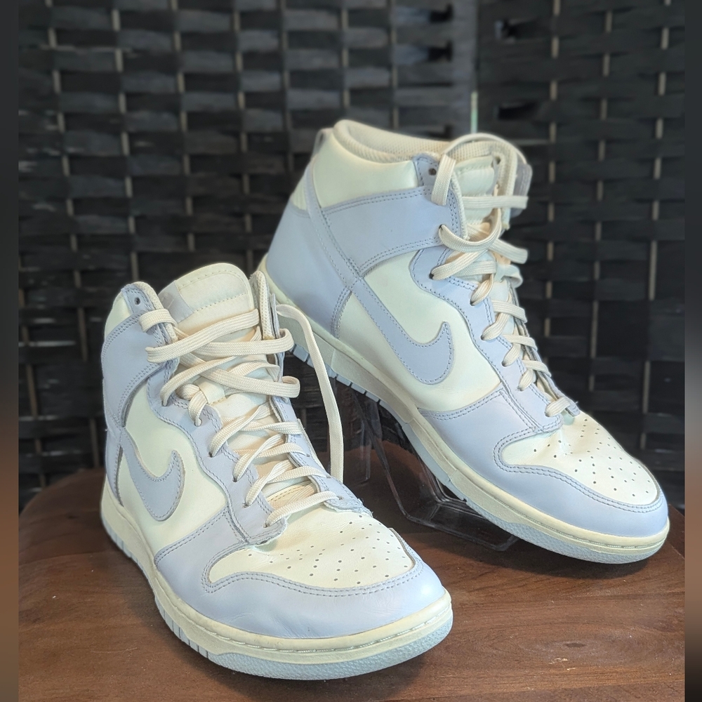 Nike Retro Sneakers High-Top Comfort Dunk Women's Sz 12 Mens 10.5 Unisex Great